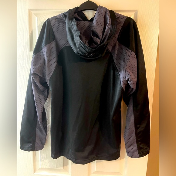 Nike men’s black&grey pullover hoodie like new - Picture 3 of 3